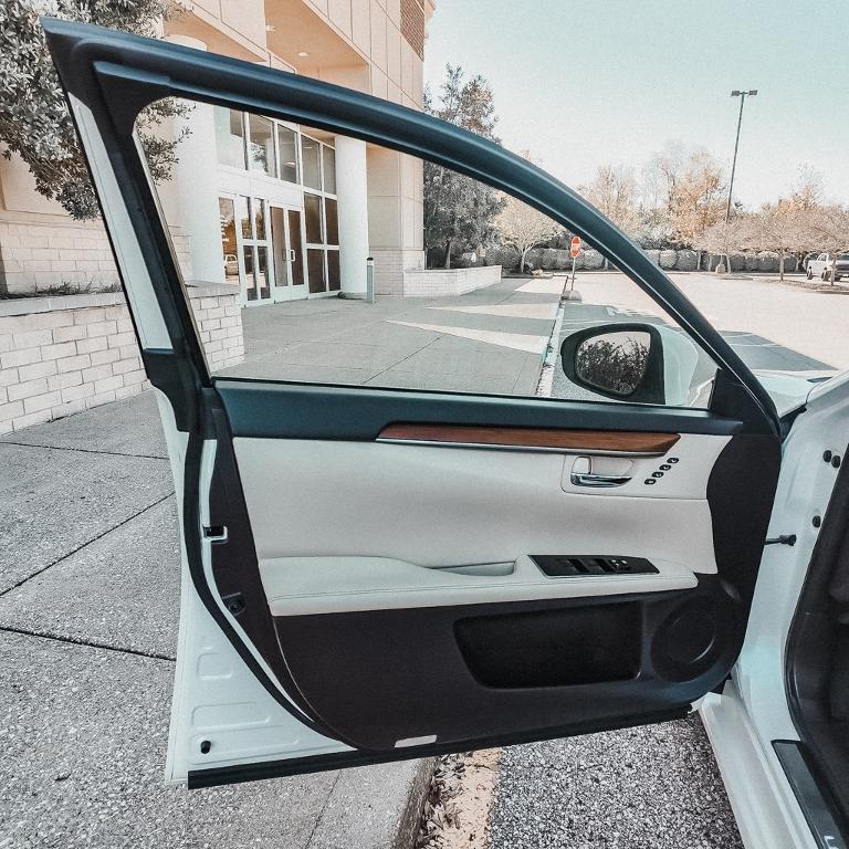 used 2017 Lexus ES 300h car, priced at $20,984