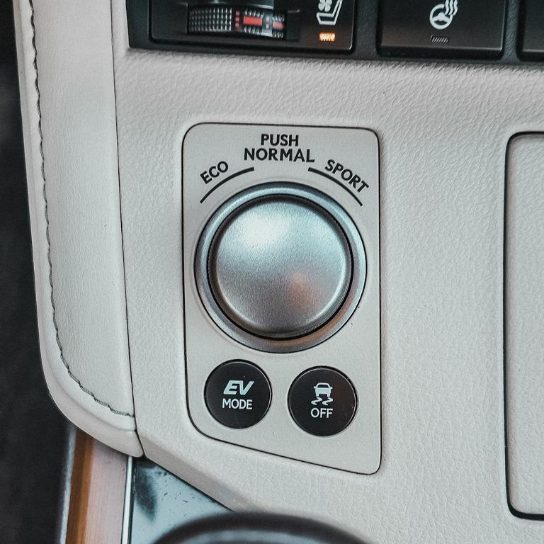 used 2017 Lexus ES 300h car, priced at $20,984