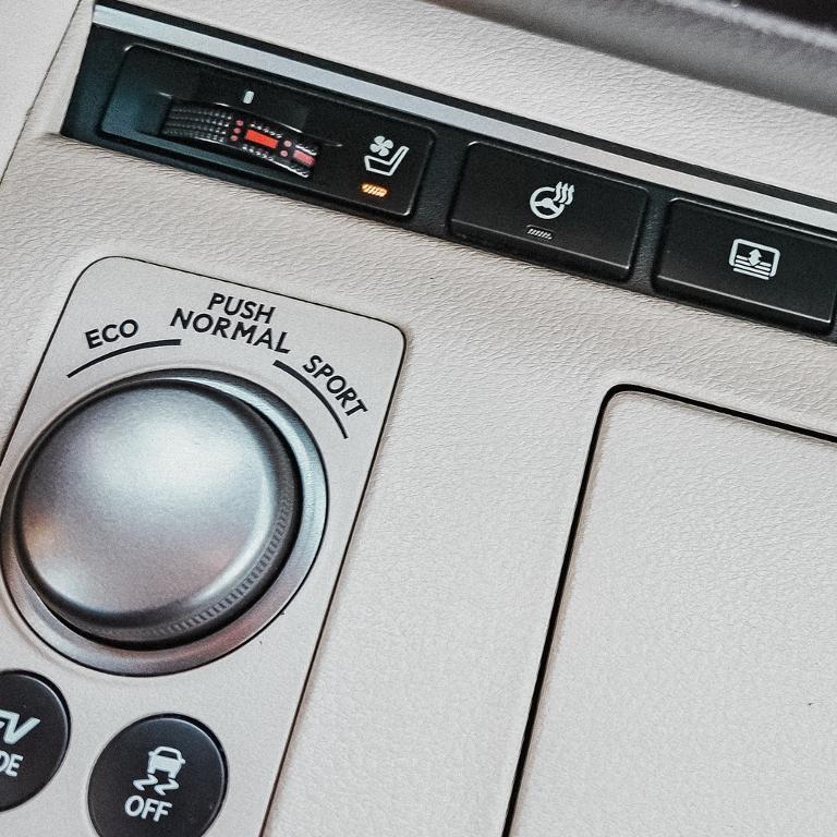 used 2017 Lexus ES 300h car, priced at $20,984