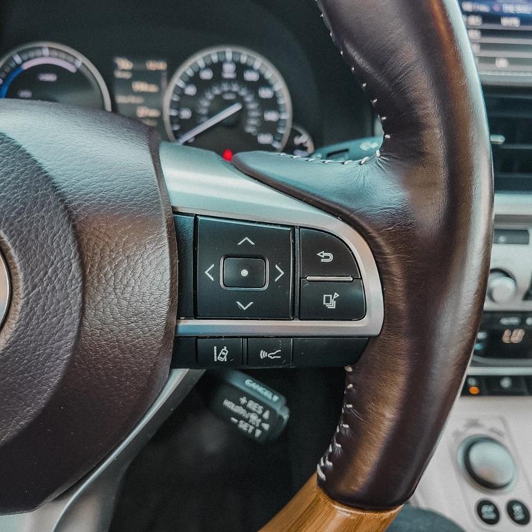 used 2017 Lexus ES 300h car, priced at $20,984