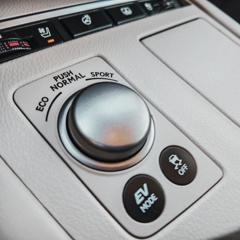 used 2017 Lexus ES 300h car, priced at $20,984