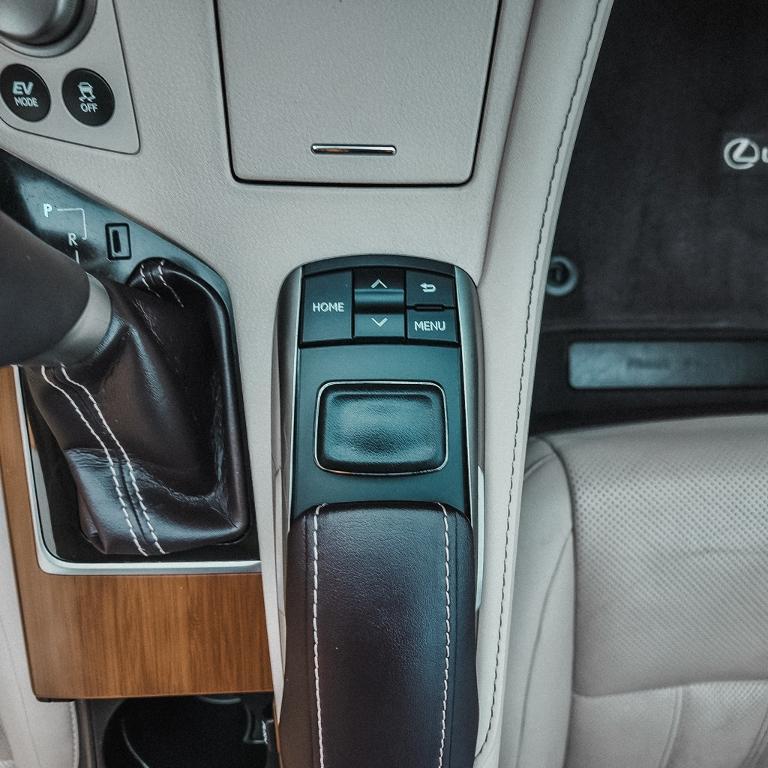 used 2017 Lexus ES 300h car, priced at $20,984