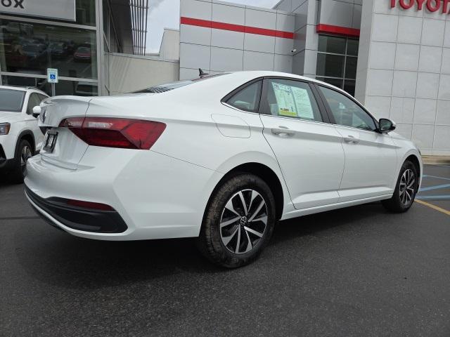 used 2024 Volkswagen Jetta car, priced at $22,244