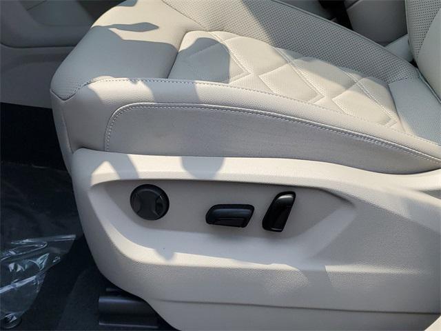 new 2025 Volkswagen Atlas car, priced at $41,038