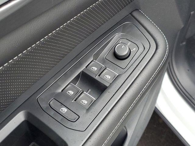 new 2026 Volkswagen Atlas Cross Sport car, priced at $49,323