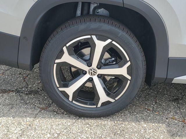 new 2025 Volkswagen Tiguan car, priced at $35,291