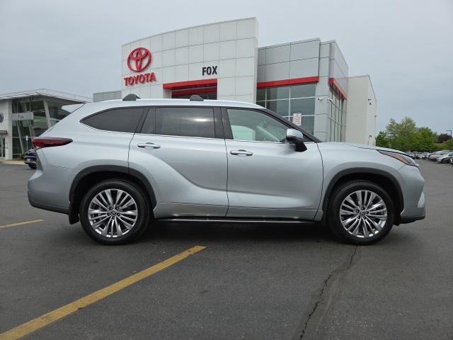 used 2024 Toyota Highlander Hybrid car, priced at $55,000