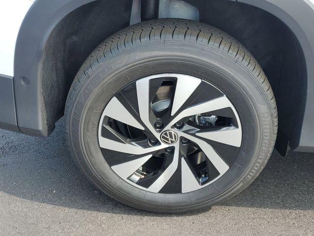 new 2025 Volkswagen Tiguan car, priced at $32,825