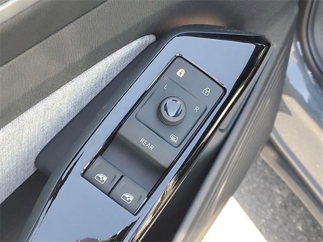 new 2025 Volkswagen ID.4 car, priced at $45,049