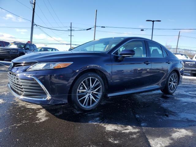 used 2022 Toyota Camry Hybrid car, priced at $27,994