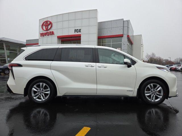 used 2021 Toyota Sienna car, priced at $38,004