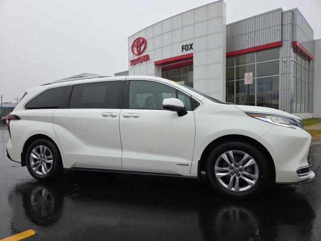 used 2021 Toyota Sienna car, priced at $38,004