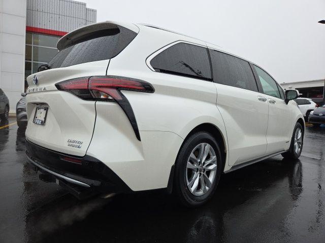 used 2021 Toyota Sienna car, priced at $38,004