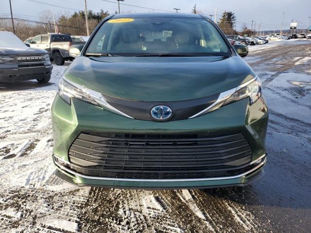 used 2023 Toyota Sienna car, priced at $44,609