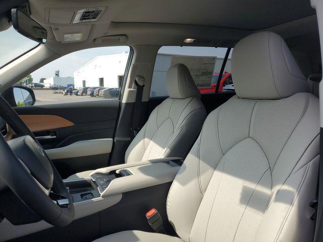new 2025 Toyota Grand Highlander car, priced at $52,468