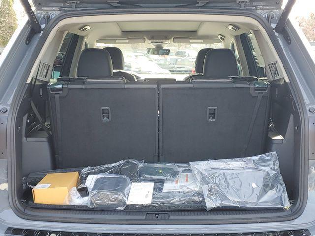 new 2025 Volkswagen Atlas car, priced at $55,312