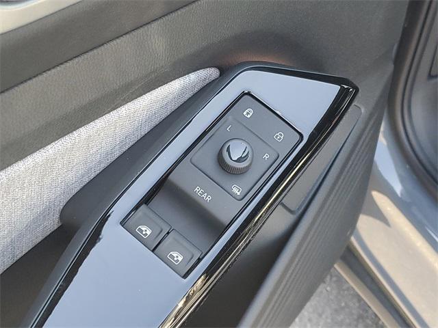 new 2025 Volkswagen ID.4 car, priced at $44,904