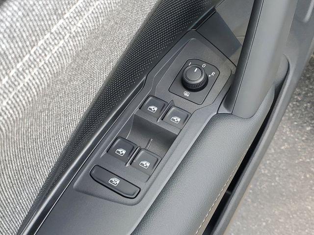 new 2025 Volkswagen Tiguan car, priced at $32,371