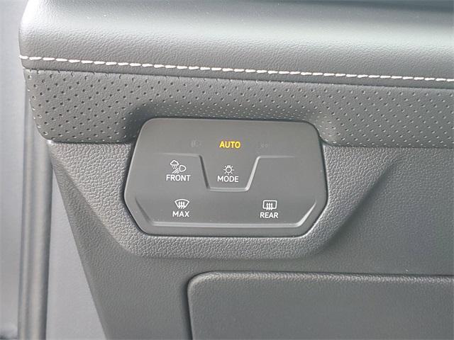 new 2025 Volkswagen Atlas car, priced at $41,038