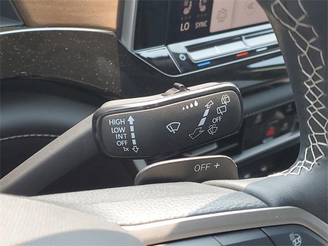 new 2025 Volkswagen Atlas car, priced at $41,038
