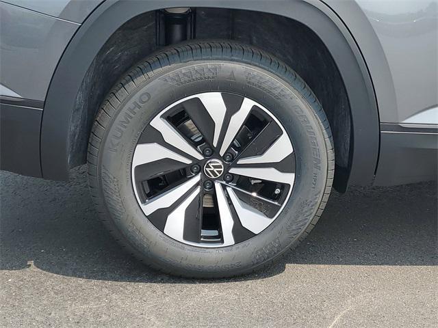 new 2025 Volkswagen Atlas car, priced at $41,038