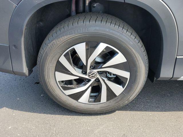 new 2025 Volkswagen Tiguan car, priced at $32,825