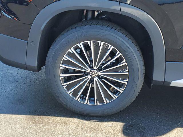 new 2025 Volkswagen Tiguan car, priced at $32,275