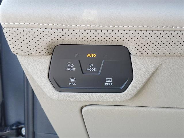 new 2025 Volkswagen Atlas car, priced at $39,631