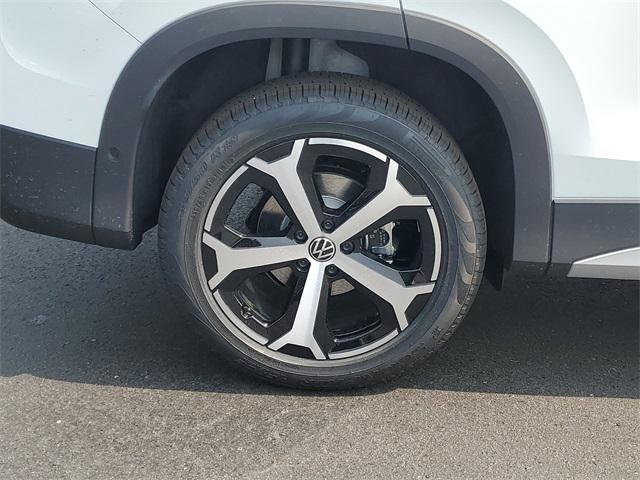 new 2025 Volkswagen Tiguan car, priced at $37,403