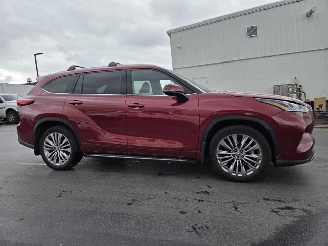 used 2022 Toyota Highlander car, priced at $42,897