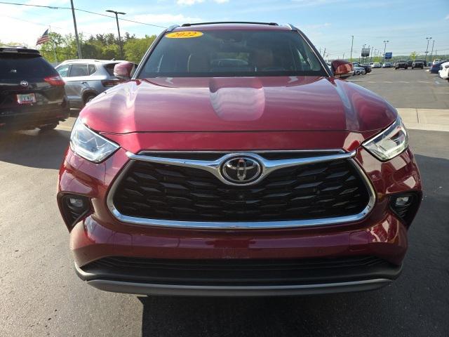 used 2022 Toyota Highlander car, priced at $42,537