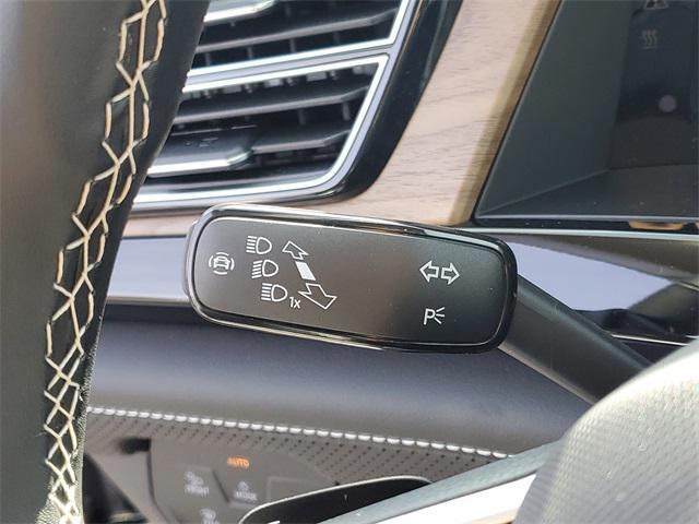 new 2025 Volkswagen Atlas car, priced at $46,156