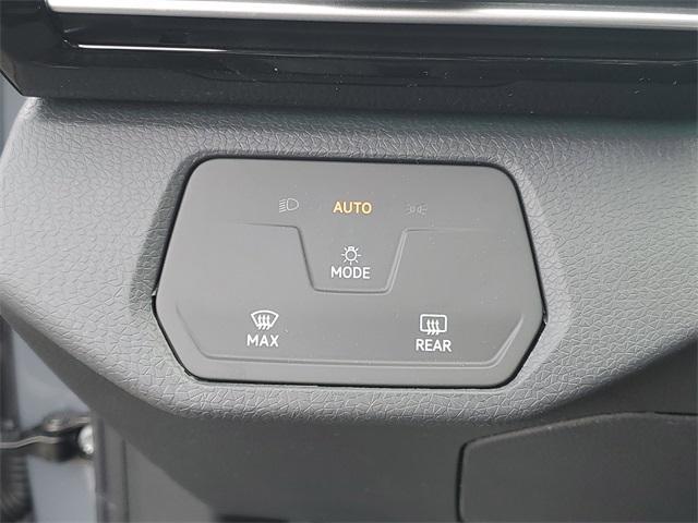 new 2025 Volkswagen ID.4 car, priced at $40,885