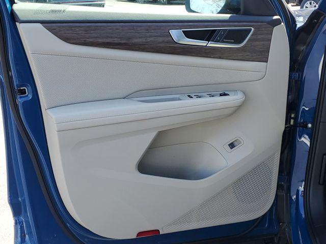 new 2025 Volkswagen Atlas car, priced at $53,860