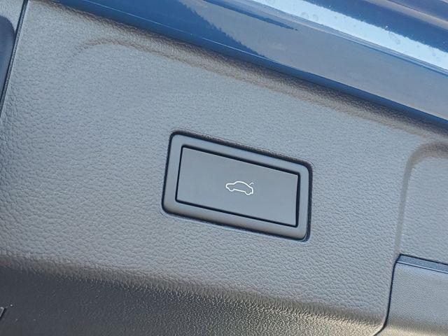 new 2025 Volkswagen Atlas car, priced at $53,860