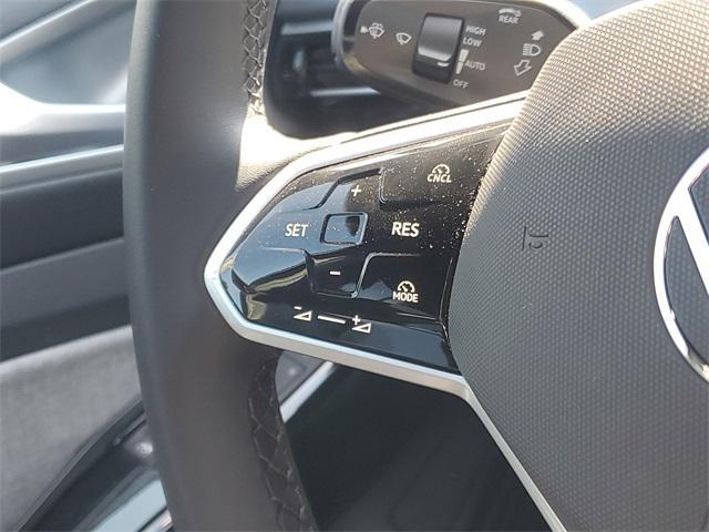new 2025 Volkswagen ID.4 car, priced at $44,904