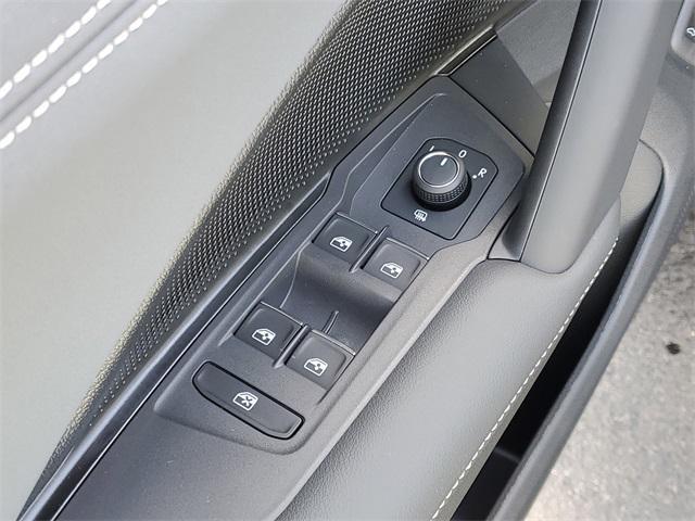 new 2025 Volkswagen Tiguan car, priced at $36,653