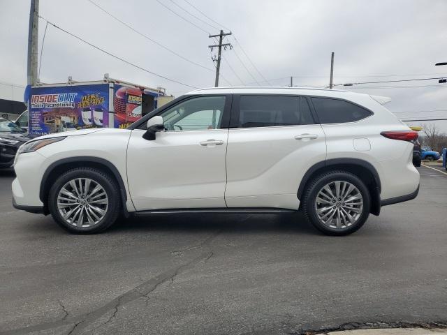 used 2021 Toyota Highlander car, priced at $37,548