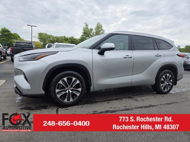 used 2022 Toyota Highlander car, priced at $39,425