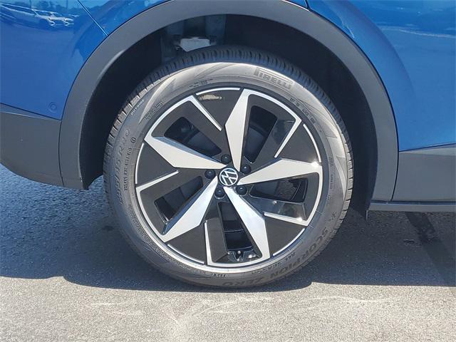 new 2025 Volkswagen ID.4 car, priced at $49,841
