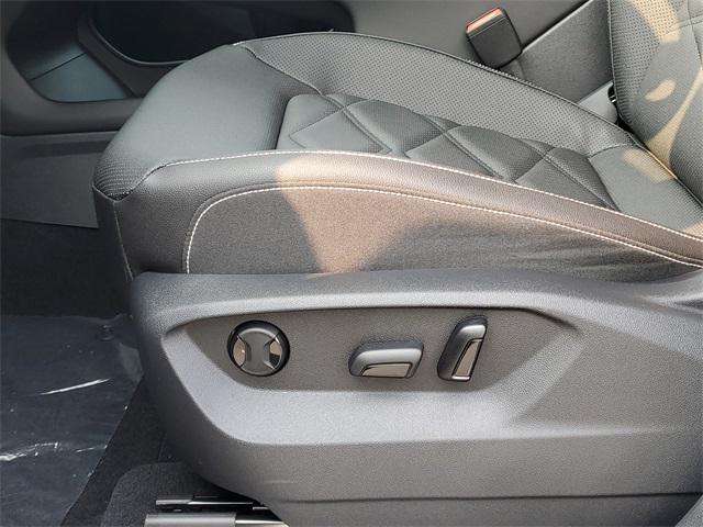 new 2025 Volkswagen Atlas car, priced at $41,038