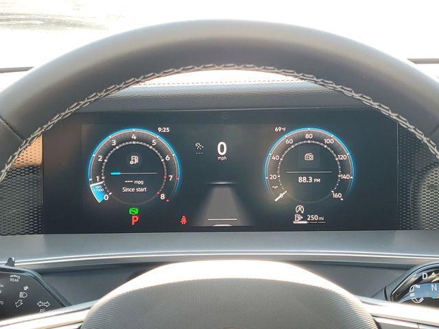 new 2025 Volkswagen Tiguan car, priced at $33,680