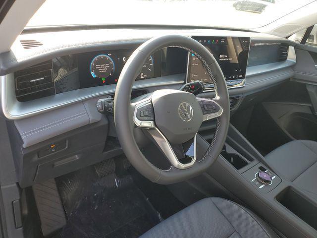 new 2025 Volkswagen Tiguan car, priced at $33,680