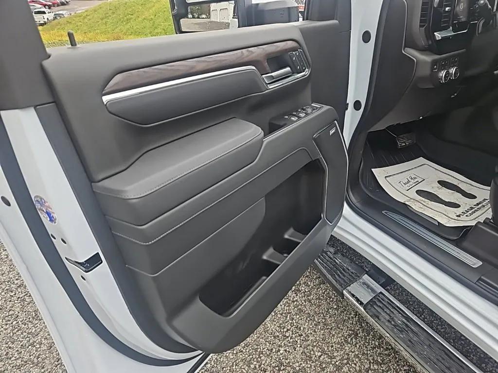 new 2026 GMC Sierra 2500 car, priced at $79,440