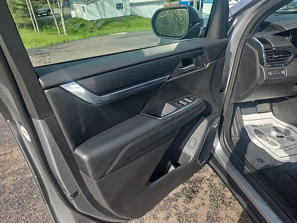 new 2025 GMC Acadia car, priced at $47,220