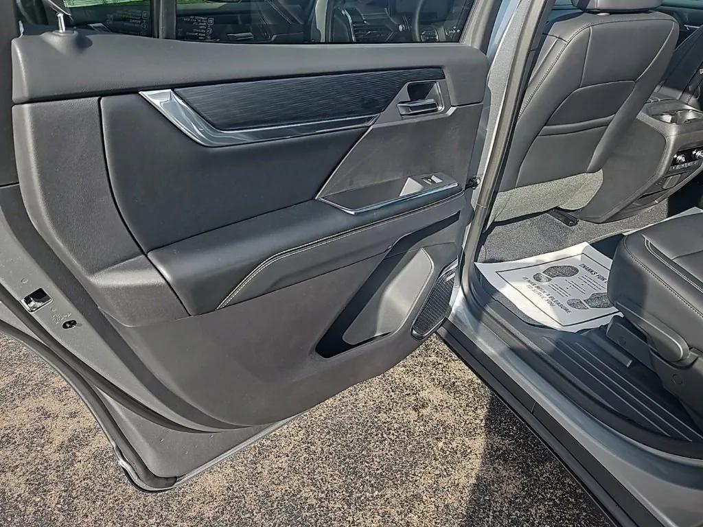 new 2025 GMC Acadia car, priced at $47,220