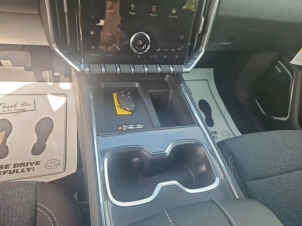 new 2025 GMC Acadia car, priced at $39,490