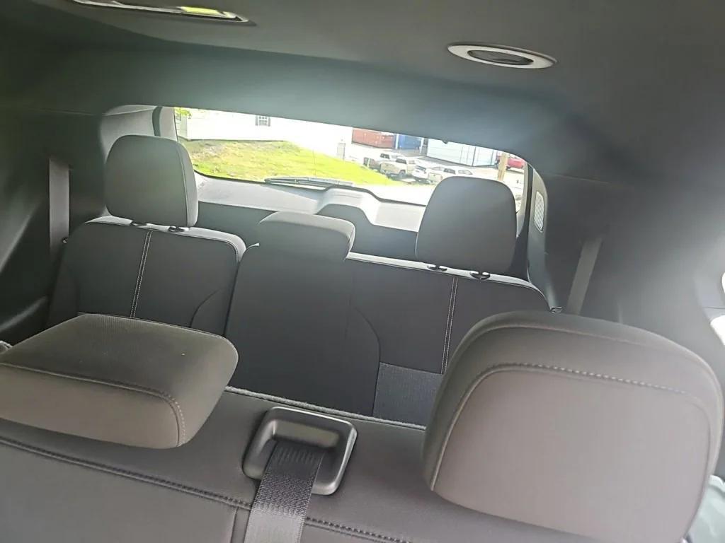 new 2025 GMC Acadia car, priced at $39,490