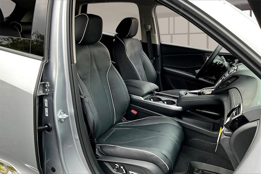 new 2025 Acura RDX car, priced at $53,800