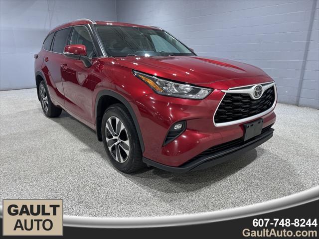 used 2020 Toyota Highlander car, priced at $29,498